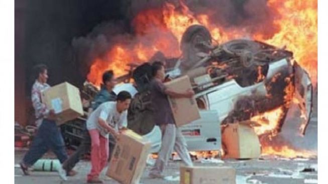 Hari Ini 25 Tahun Lalu, Soeharto Lengser Keprabon, Berikut Istilah-istilah yang Nge-Hits di 1998