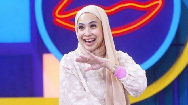 Feni Rose Nangis Dukung MA, Pinkan Mambo Disebut Perlu Test Kejiwaan