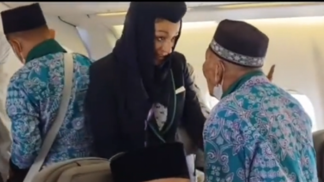 Viral! Lupa Kasih Pakan untuk Ternak, Jamaah Haji Asal Majalengka Minta Turun dari Pesawat