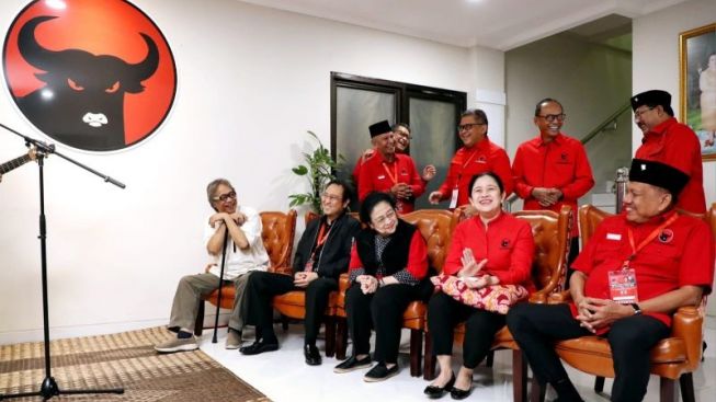 Momen Megawati Tersenyum Dinyanyikan Lagu 'Ganjar Siji Ganjar Kabeh', Yakin Akan Populer