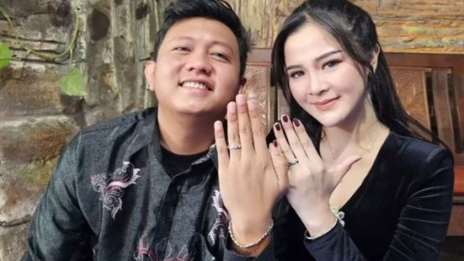 Heboh Kabar Bella Bonita Jadi Simpanan Pejabat, Denny Caknan Langsung Konsultasi ke Orang Tua