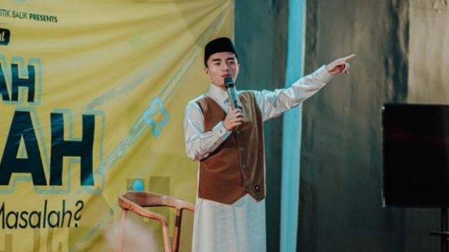 Selebgram Makan Bakso Halal Campur Kerupuk Babi, Taqy Malik: Kebayang Gak Dosanya?