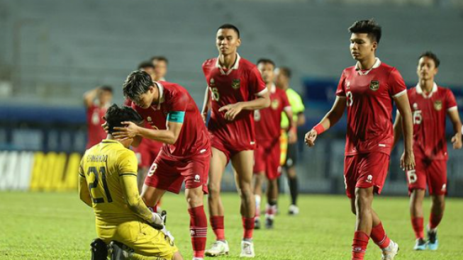 Gagal Eksekusi Penalti, Ketum PSSI Erick Thohir Bela Ernando Ari: Dia Bisa Jadi Kiper Terbaik Indonesia