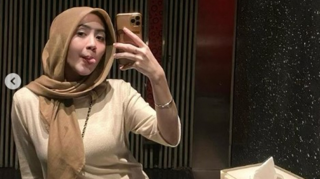 Potret Cantik Pacar Baru Faris, Netizen: Nathalie Holscher Lewat, Yang Ini mah Bikin Hati Tenang