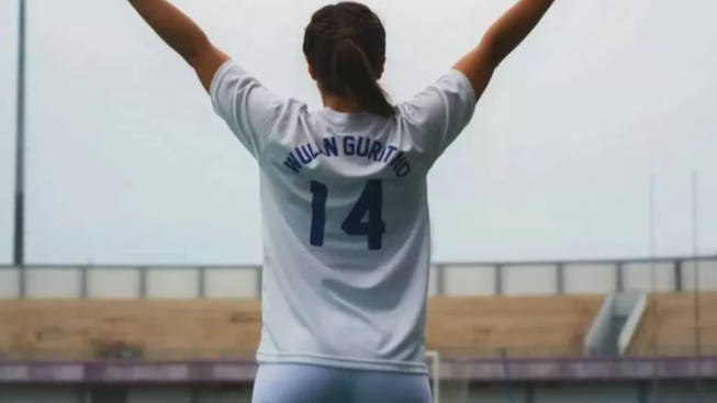 Potret Wulan Guritno Pakai Jersey Manchester City hingga Persib: Bagian Bawah Bikin Netizen Gagal Fokus