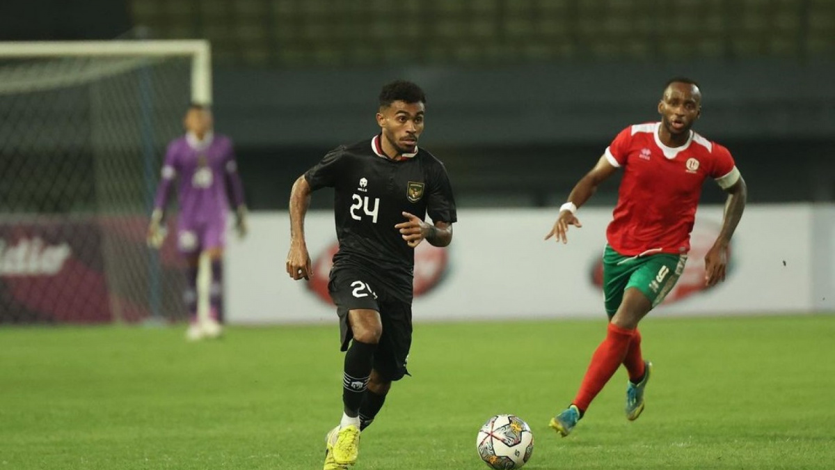 Bek kiri Timnas Indonesia, Yance Sayuri tidak bisa membela Timnas Indonesia di FIFA Matchday lawan Turkmenistan [Instagram @yan_sayuri]