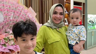 Mama Rieta Amilia Ungkap Kerja Kerasnya Bangun PH Frame Ritz, Kini Mau Digugat Mantan Suaminya Gideon Tengker