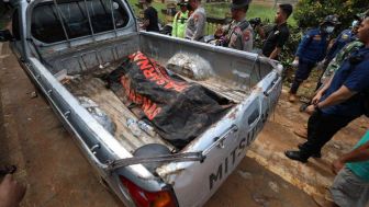 35 Orang Masih Hilang Tertimbun Tanah Longsor di Natuna Kepri