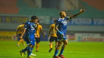 Erwin Ramdani Out, Netizen: Tak Ada Lagi yang Bisa Marah-marah seperti Hariono di Persib Bandung