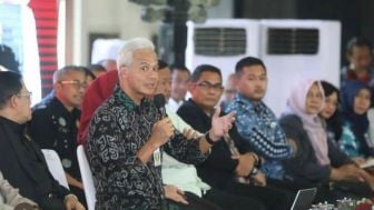 Elektabilitas Ganjar Terjun Bebas Usai Tolak Timnas Israel, Nama Prabowo dan Anies Baswedan Melambung!