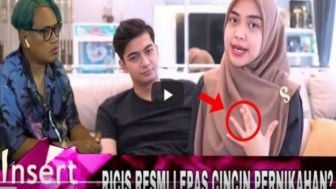 CEK FAKTA : Berderai Air Mata, Ria Ricis Sudah Lepas Cincin Pernikahan Bersama Teuku Ryan?