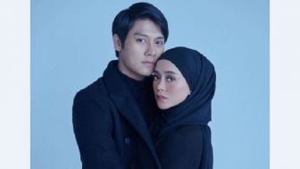 Rizky Billar Unggah Foto Mesra dengan Lesti Kejora Bergaya Pierce, Warganet Sindir Kok Istrinya Gak Senyum