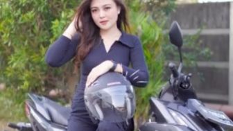 Tips Berkendara Perempuan Cari Aman saat Naik Sepeda Motor