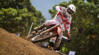 Tampil Konsisten, Crosser Binaan Astra Honda Kembali Raih Poin Pada MXGP Lombok