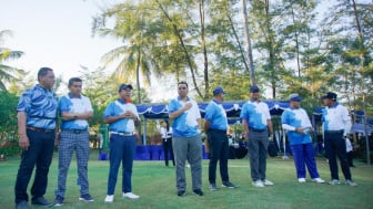 Puluhan Caddy Golf Dapat Tabungan Terintegrasi QRIS dari Pejabat BUMN di NTB