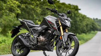 Ngiler! Honda CB 300f, Naked Street Fighter Terbaru Negeri Vrindavan