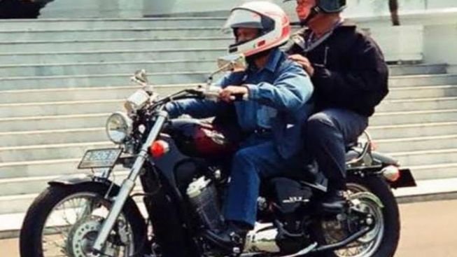Habibie Main Motor Besar, Ngebut Bonceng Pak Harto! Gus Dur "Pemburu" Nasi Padang