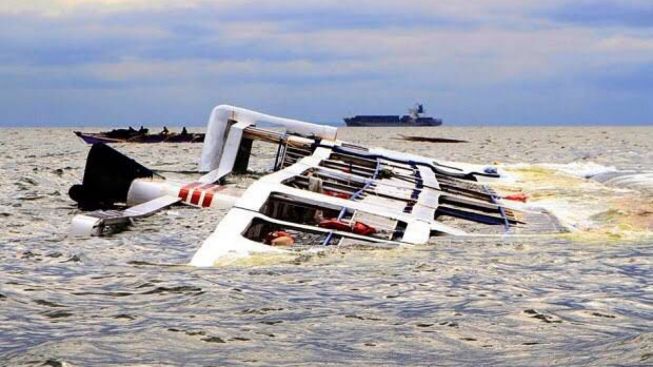 KLM Surga Ilahi Tenggelam Bersama 25 Ton Garam dan Uang Rp8,1 Juta di Laut NTB