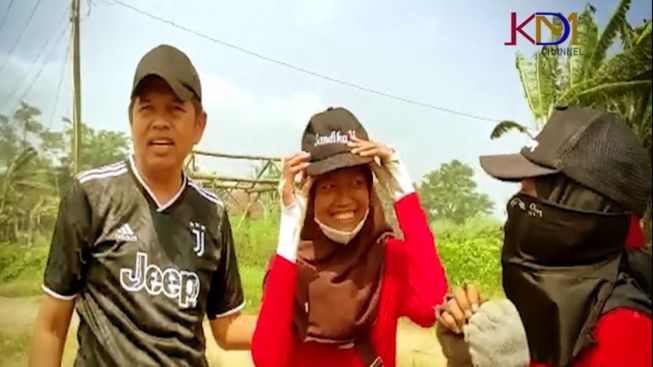 Peluang Jadi Bos di Depan Mata, Bocah Kembar Dedi dan Dida Garap Maggot