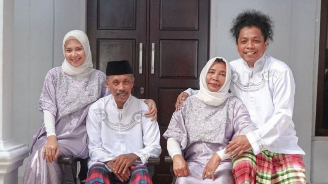 Jarang Diketahui Orang, Ternyata Kakek Arie Kriting Imam Masjid, Ayahnya Seorang Penghulu