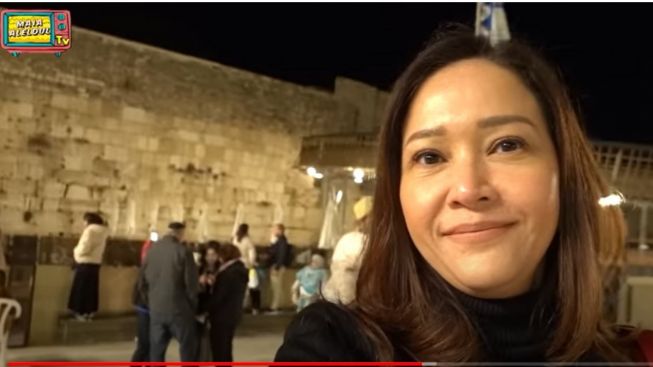 Jelang Ramadan, Maia Estianty Tuntaskan Keliling ke Masjid Paling Bersejarah di Dunia, Al Aqsa Palestina hingga Kiblat Pertama