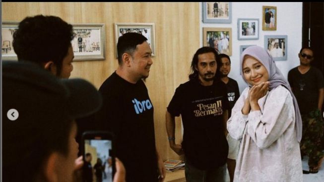 Abaikan Nyinyiran Nursyah, Indah Permatasari Unggah Capaian Ini, Bikin Haru, Arie Kriting Mendukung