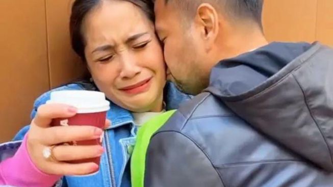 CEK FAKTA: Raffi Ahmad Ketahuan Selingkuh, Nagita Slavina Menangis dan Tak Cinta Lagi