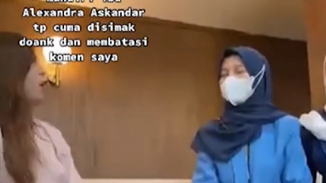 Viral, Wanita Cantik ini Menangis Setelah Diduga Menjadi Korban Asuransi Axa Mandiri :Saya Dirampok