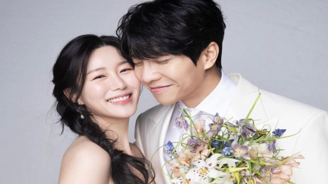 Lee Seung Gi-Lee Da In Belum Unggah Foto Pernikahan, Agensi Gercep Unggah Foto Apik