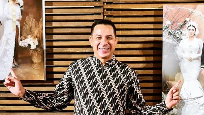 Tak Pernah Beri Uang Tunai Istri, Tabiat Ari Wibowo Dibongkar Tukang Parkir