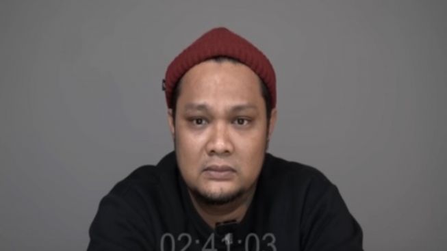 Tak Menyangkal Berselingkuh, Virgoun Beri Klarifikasi dengan Mata Berkaca-kaca: Saya Mencari Kenyamanan di Luar
