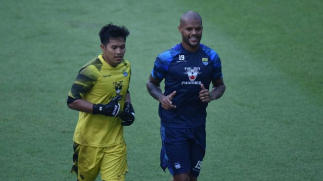 Kembali Bergabung Latihan Bersama Tim, Bomber Haus Gol Persib Begitu Senang