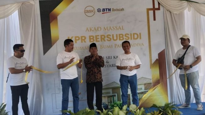 Ratusan Nasabah BTN Syariah Mataram Akad KPR Subsidi Perumahan Bumi Paramadiva