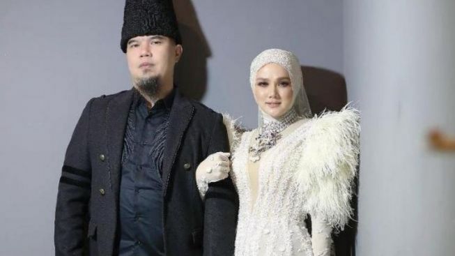 Ahmad Dhani dan Mulan Jamela Hebohkan MXGP Selaparang Lombok