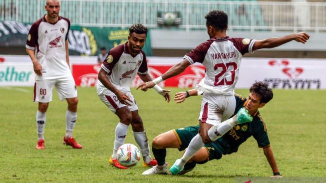 Bermain dengan 10 orang, PSM Makassar Kandaskan Perlawanan Persikabo dengan Skor Tipis 1-0