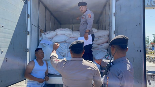 Miris, Pupuk Subsidi Sebanyak 6 Ton Hak Petani di NTB Mau Diselundupkan Antarpulau