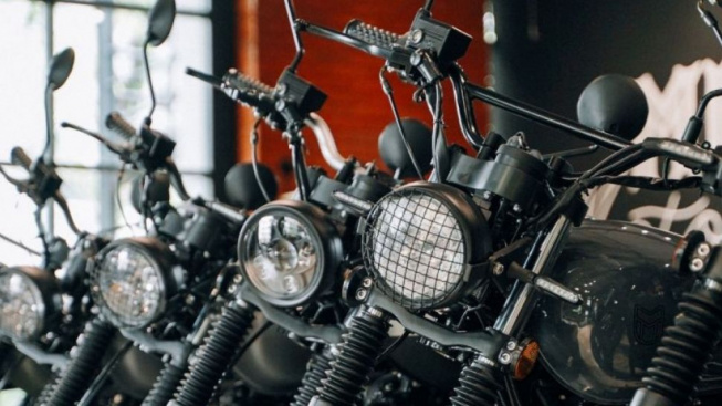 Ringan Dikantong, Jawa 42 Bobber Edisi Black Mirror