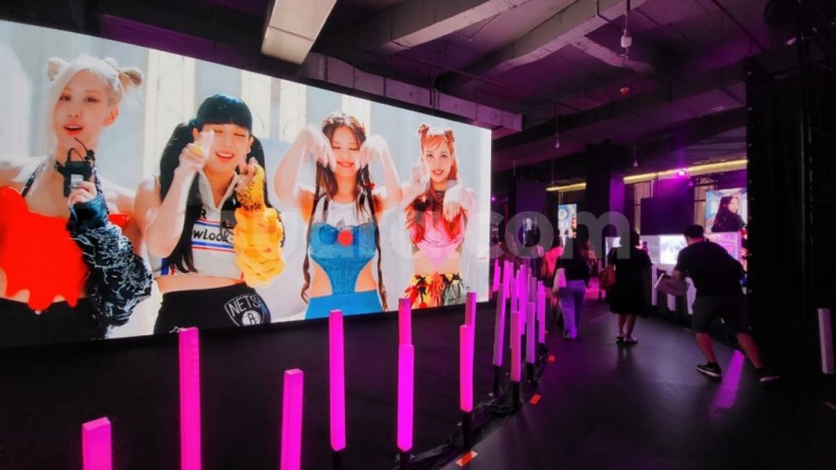 BLACKPINK akan segera melangsungkan konsernya di Indonesia. Banyak penggemar yang berburu untuk membli tiket, termasuk Audi Marissa. Namun dirinya menjadi korban penipuan. [Foto: Suara.com - Dinda.R]