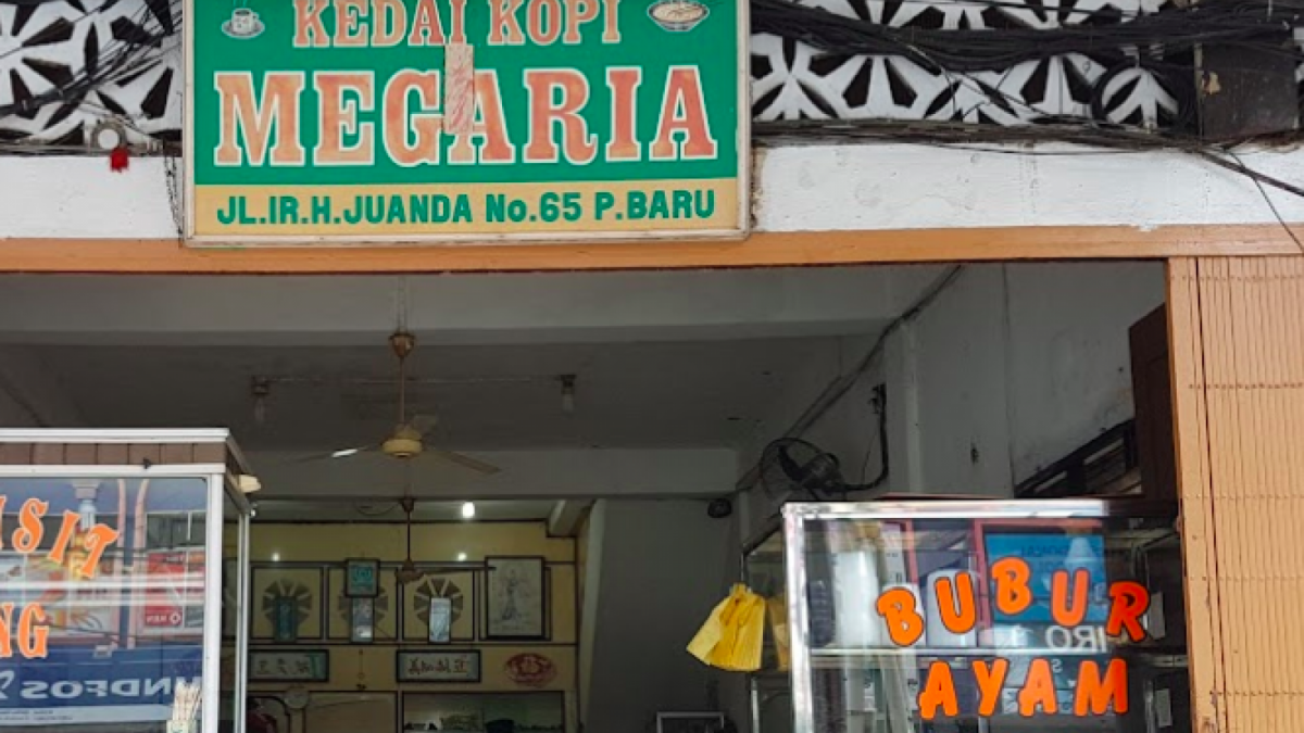Kedai Kopi Megaria adalah salah satu lokasi kuliner legendaris yang ada di Kota Pekanbaru. Bagi para wisatawan wajib untuk mencicipi kuliner di lokasi yang satu ini. [Foto: Media Sosial]