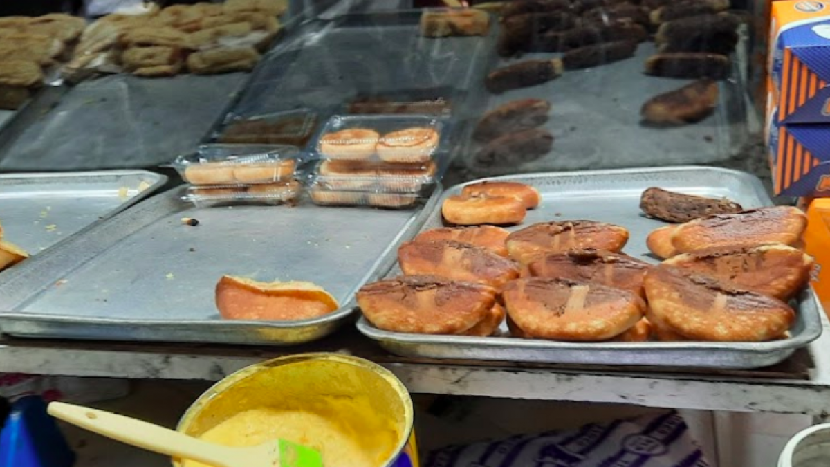 Kuliner terdekat legendaris di Kota Pekanbaru kue Pukis Padusari yang bisa dinikmati bagi para pecinta kuliner yang berkunjugn ke kota ini. [Foto: Media Sosial]