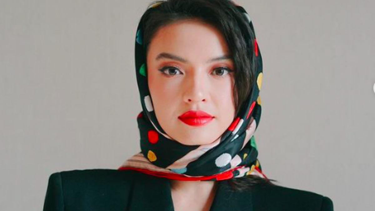 Kabar kejutan datang dari aktir cantik Raline Shah. Melalui ayahnya, dia dikabarkan akan segera melepas masa lajangnya dan menikah dalam waktu dekat. [Foto: Instagram Raline Shah]