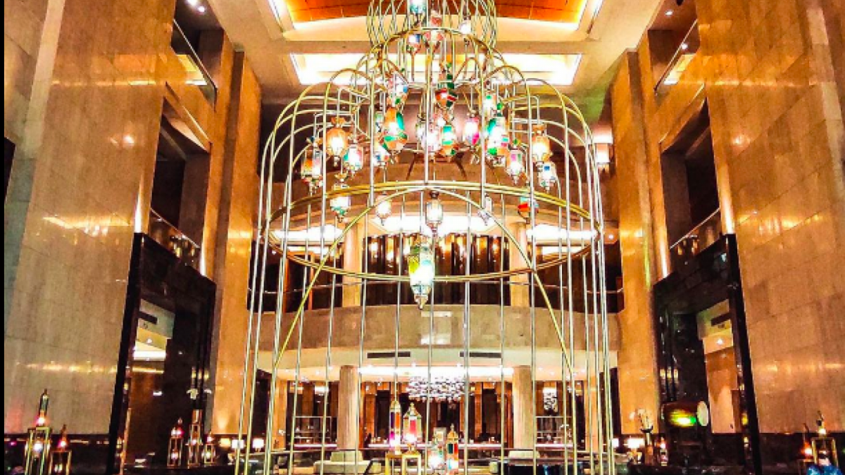 Hotel mewah The Rtiz Carlton mendadak menjadi perbincangan ketika Sekda Riau membantah kalau anaknya menggelar pesta ultah di hotel tersebut. [Foto: Instagram The Ritz Carlton]