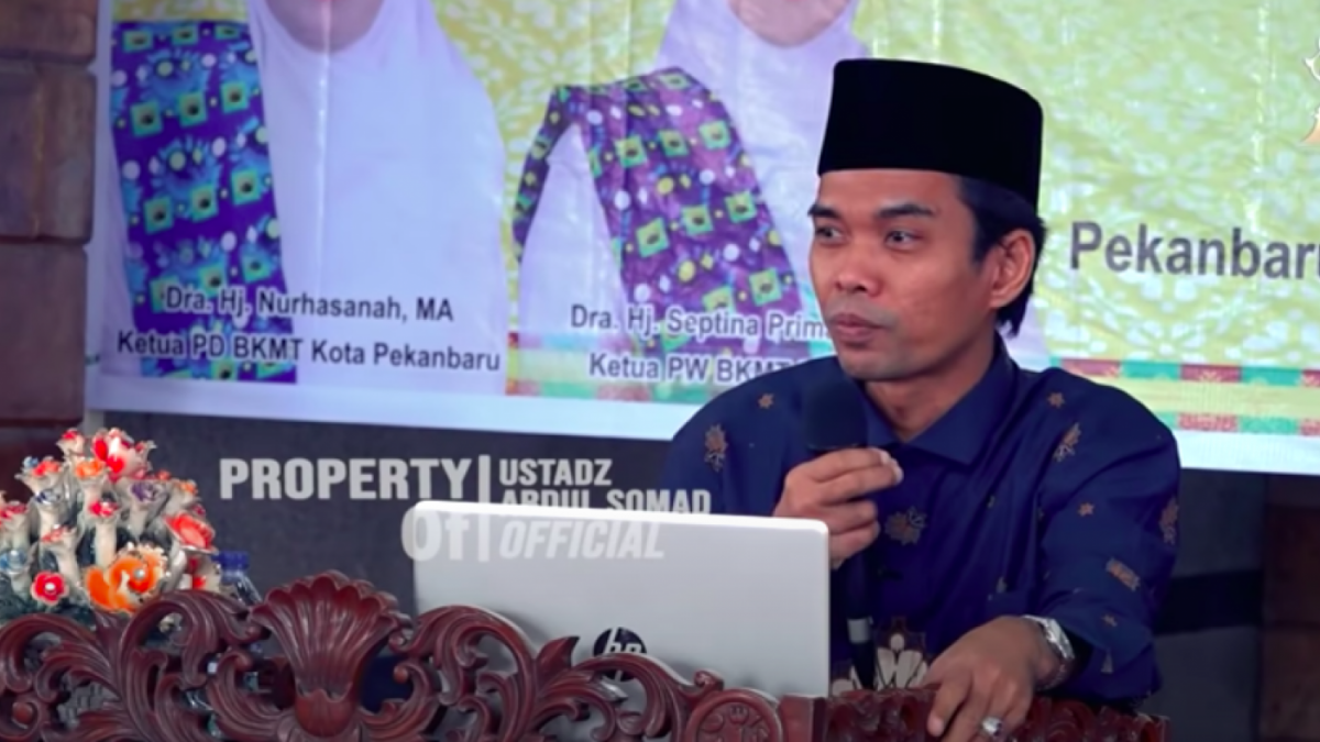 Ustadz kondang asal Kota Pekanbaru. UAS pernah menjelaskan sosok tuyul. [Foto: Tangkapan Layar Youtube]