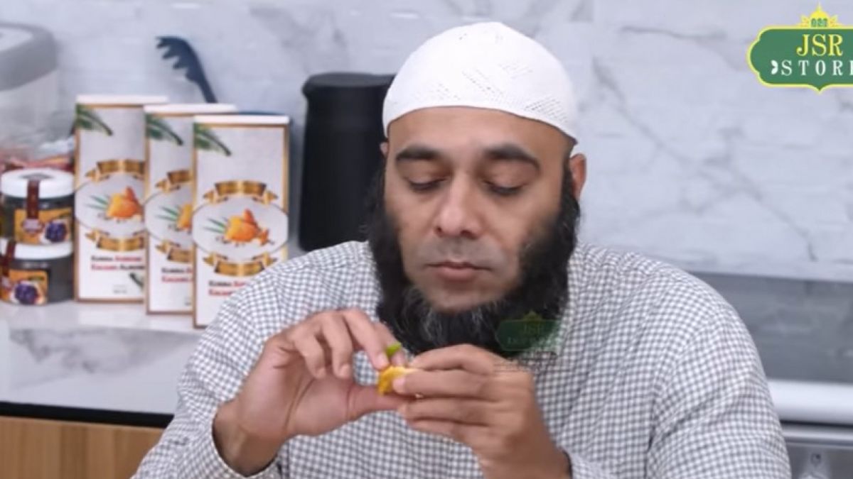 Dokter Zaidul Akbar membagikan resek gorengan bakwan sehat dan menyehatkan, cocok untuk takjil berbuka dan menu makan sahur. [Youtube JSR Store]