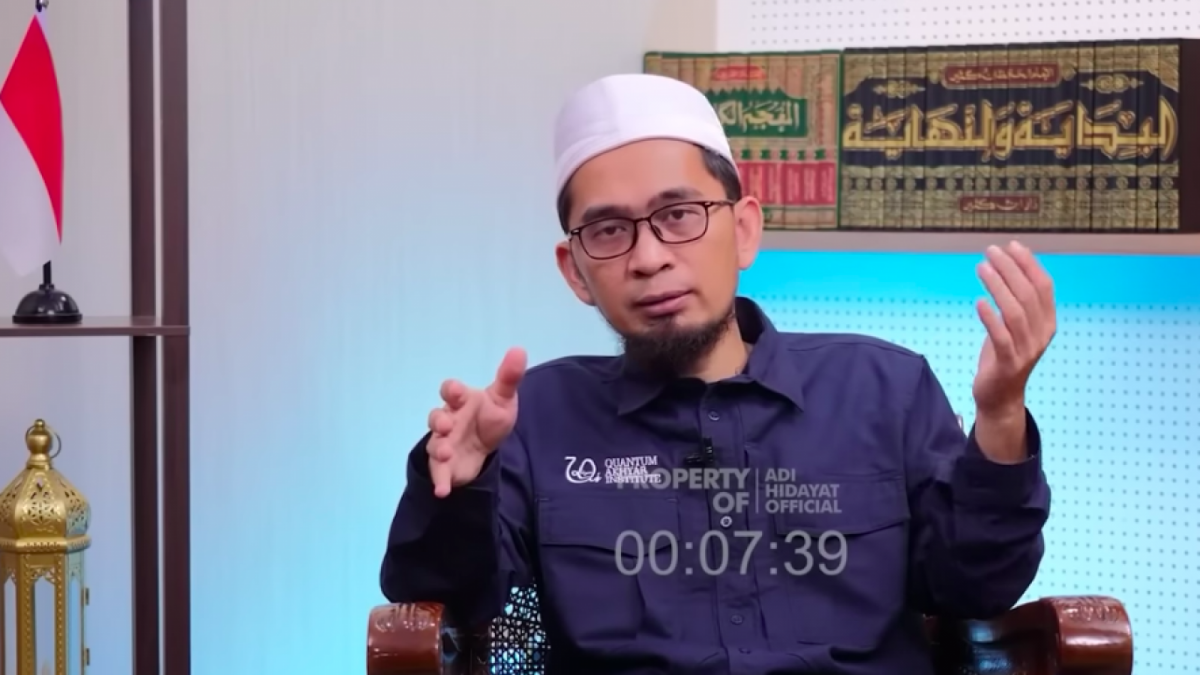 Ustadz Adi Hidayat. [Foto: Tangkapan Layar Youtube]