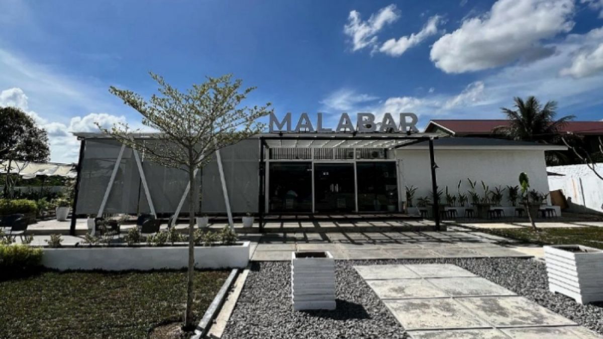 Malabar Coffee di Pekanbaru memiliki tempat yang bernuansa indah, bikin pengunjung betah. [Instagram @malabar.pku]