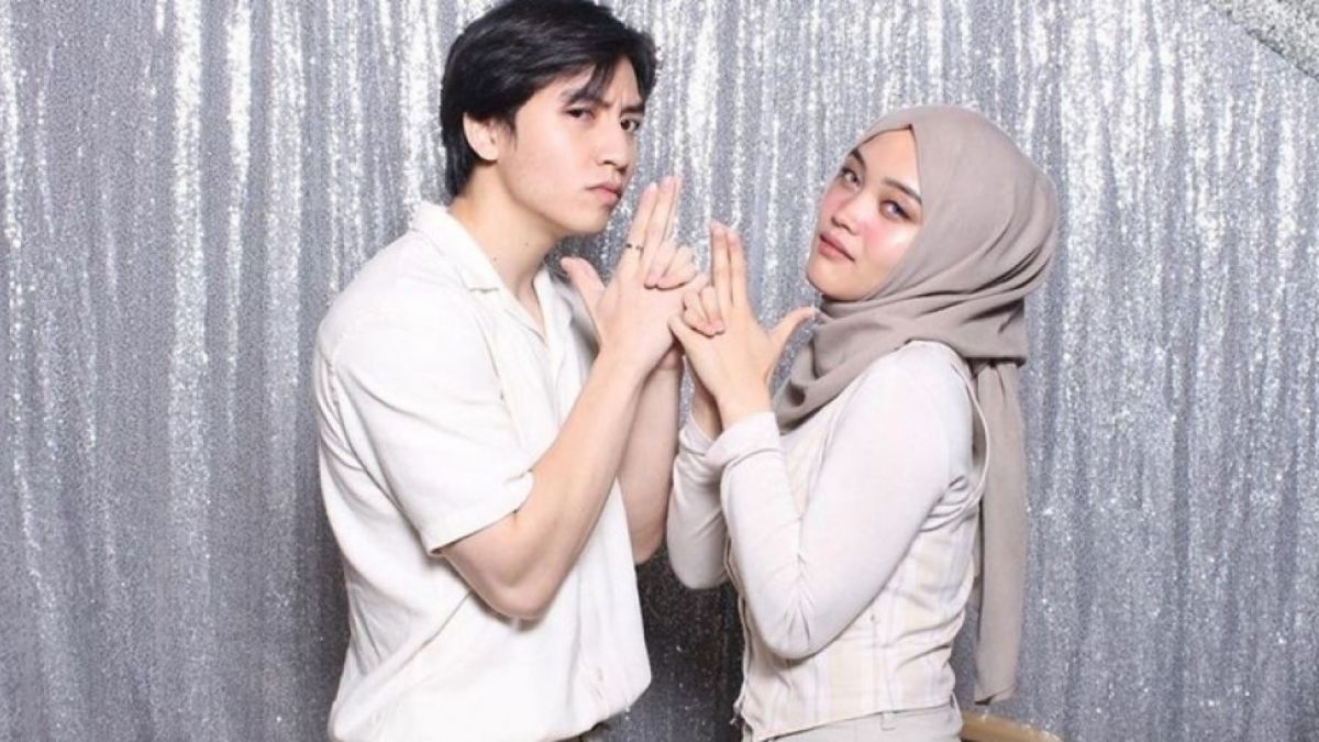 Potret Anniversary Putri Delina dan Jeffry Reksa (instagram/@jeffryreksaa/@putridelinaa)
