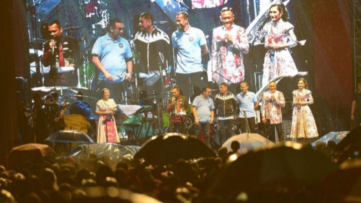 Pengungkapan pemilik saham baru PSPS Riau di HUT ke-239 Kota Pekanbaru. [Instagram/@effendisyahputra]