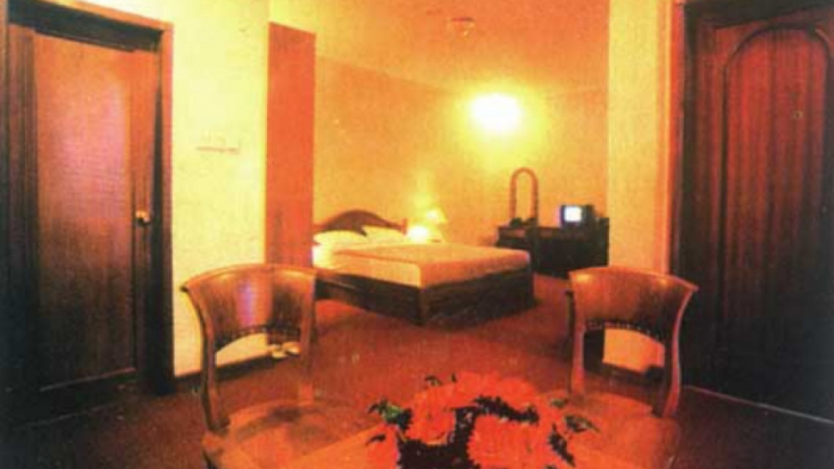 Potret keseluruhan ruang kamar tidur Wisma Tamu Al-Islah. [al-zaytun.tripod.com]