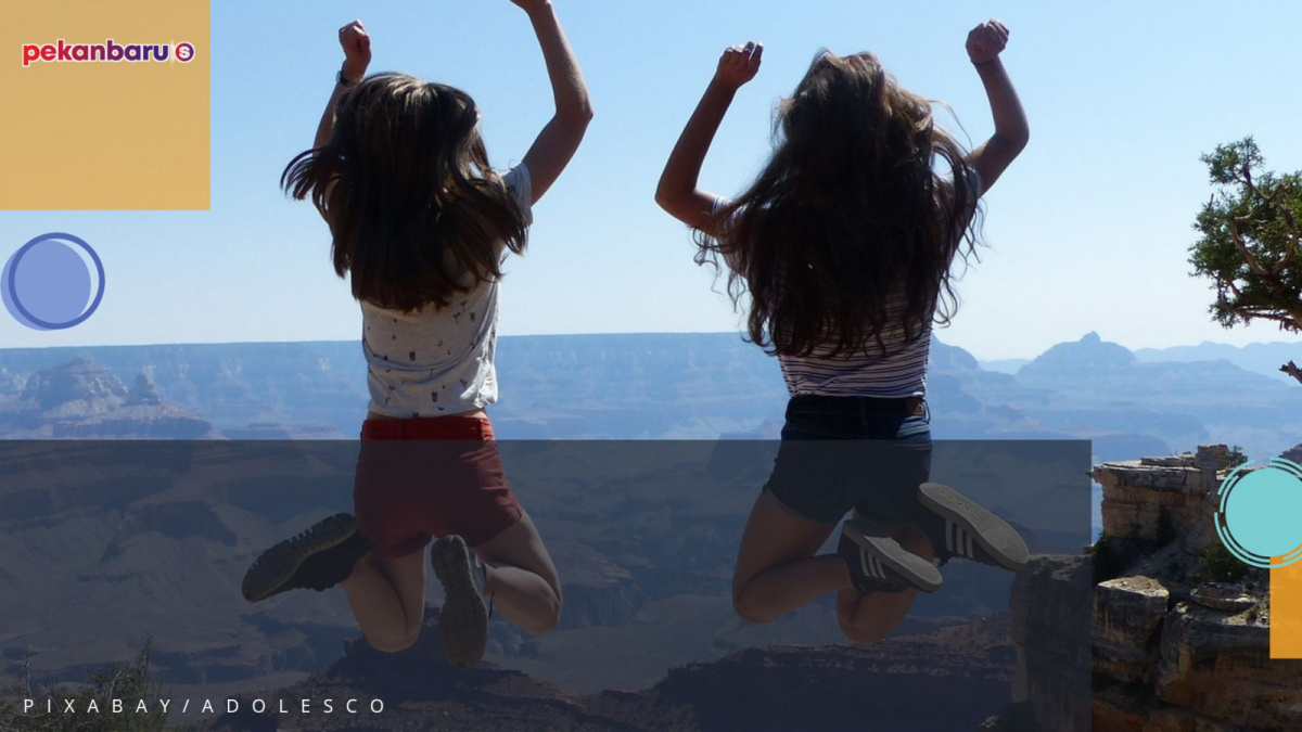 Foto ilustasi tak terkait berita. Kebahagiaan dapat beasiswa.